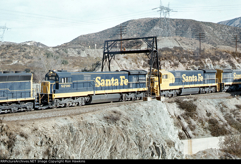 ATSF 8700 (REPOST)